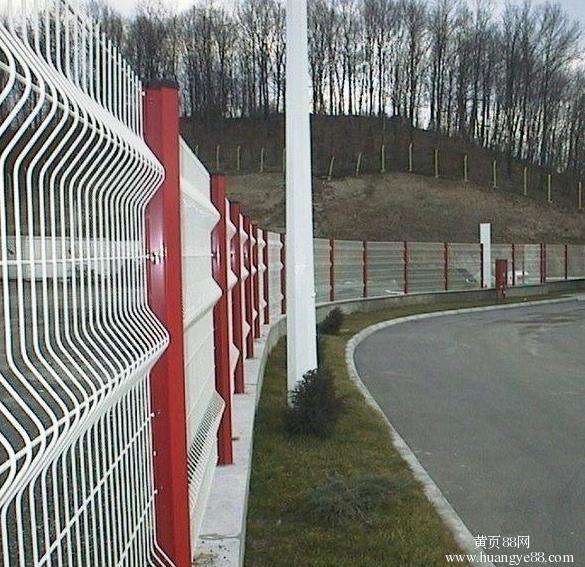 桃型柱護(hù)欄網(wǎng)