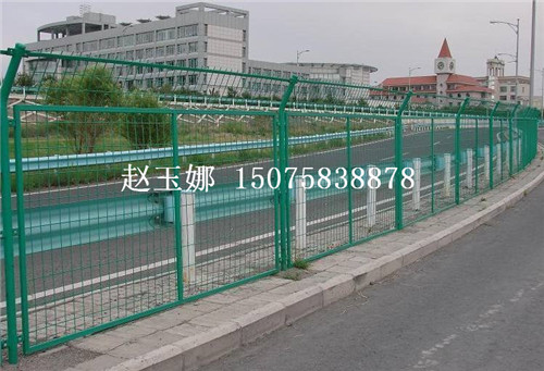 公路護(hù)欄網(wǎng)