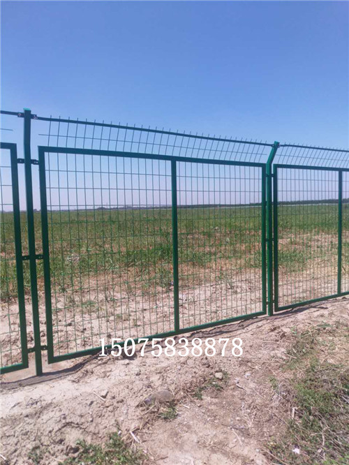 焊接網(wǎng)片隔離網(wǎng)