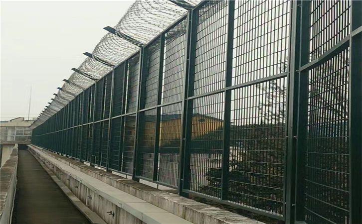 靠近獄墻的建筑物上防攀越式隔離網(wǎng)標(biāo)準(zhǔn)技術(shù)要求