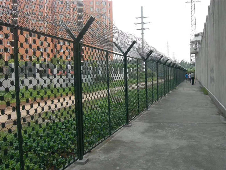 監(jiān)獄看守所梅花刺鋼網(wǎng)墻技術(shù)參數(shù)
