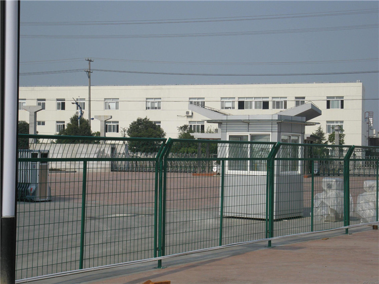 小區(qū)護(hù)欄網(wǎng)如何做到防盜又美觀