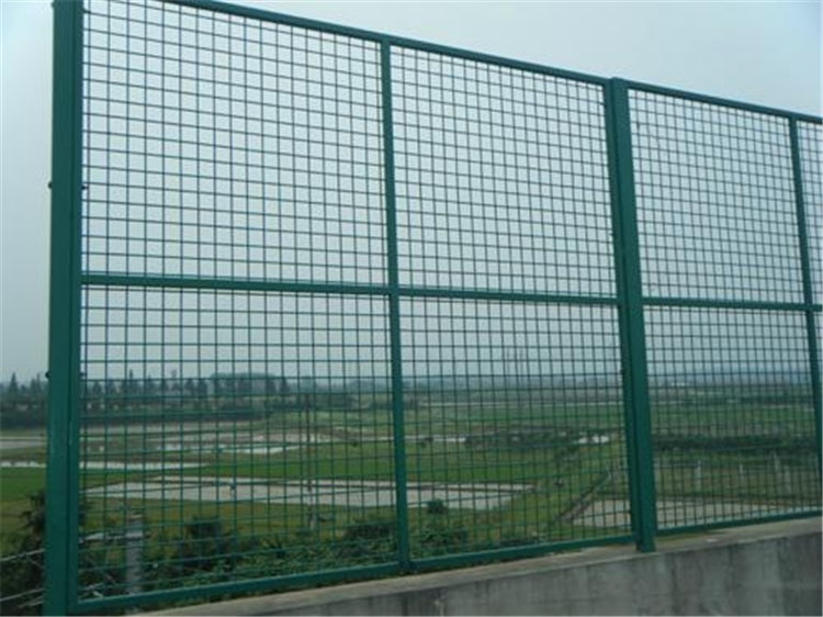 框架護(hù)欄網(wǎng)采購基本常識