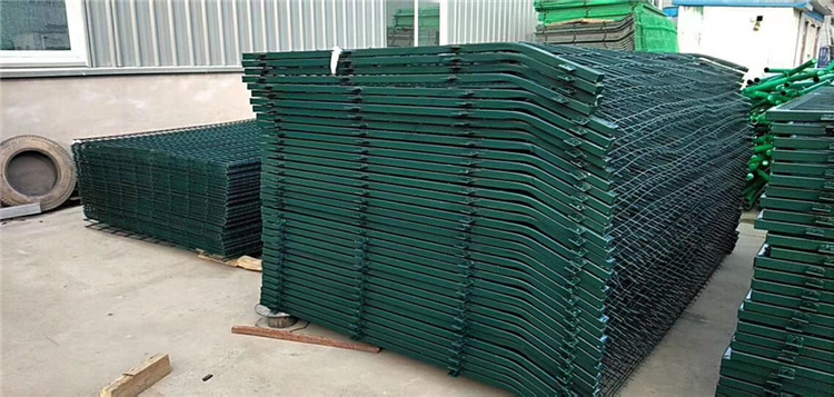 鐵路隔離網(wǎng)與鐵路通線封閉柵欄的區(qū)別