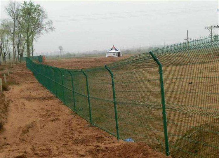 油田防護(hù)圍欄網(wǎng)